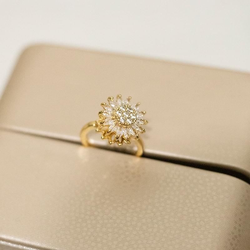 Sunflower Rotation Ring for Anxiety Relief